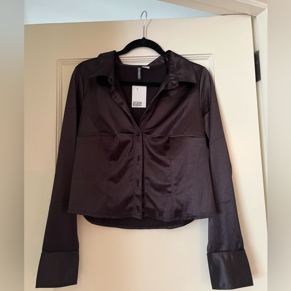 Brand New H&M Black Satin Button Down Top - Picture 2 of 4